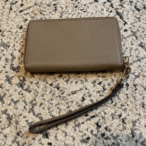 Michael Kors wristlet wallet tan - Picture 2 of 5